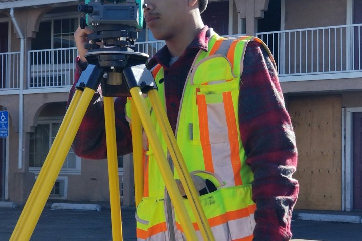 نورپردازی و برق کشی ساختمان: راهنمای جامع 1404